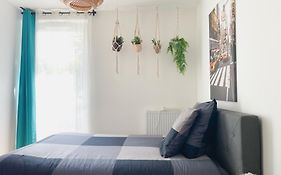 Comfortable Rooms In Nanterre University Near La Defense Arena And Paris With Very Good Wifi